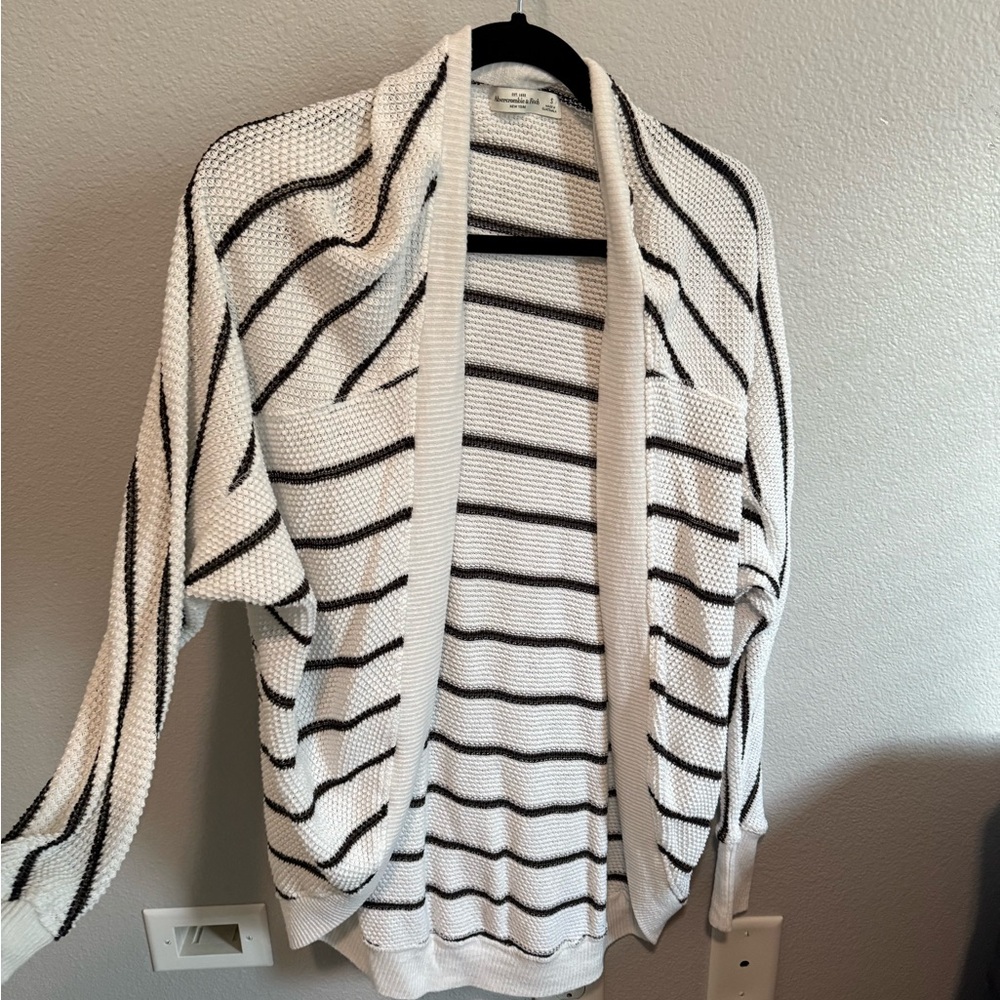 Abercrombie & Fitch White and Black Striped Cardigan